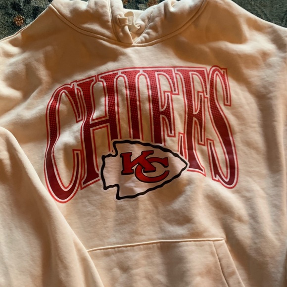 Nike White and Red Chiefs Hoodie - Picture 2 of 5